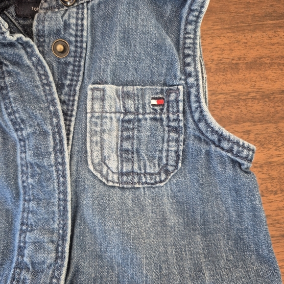 Tommy Hilfiger Girls Blue Denim Jean Romper Size 12M - Picture 2 of 4